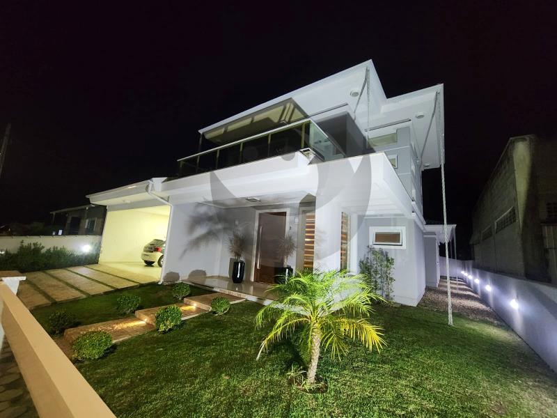 Casa à venda com 3 quartos, 300m² - Foto 2