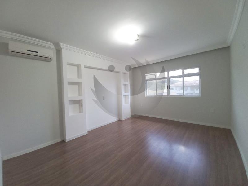 Casa para alugar com 3 quartos, 360m² - Foto 13