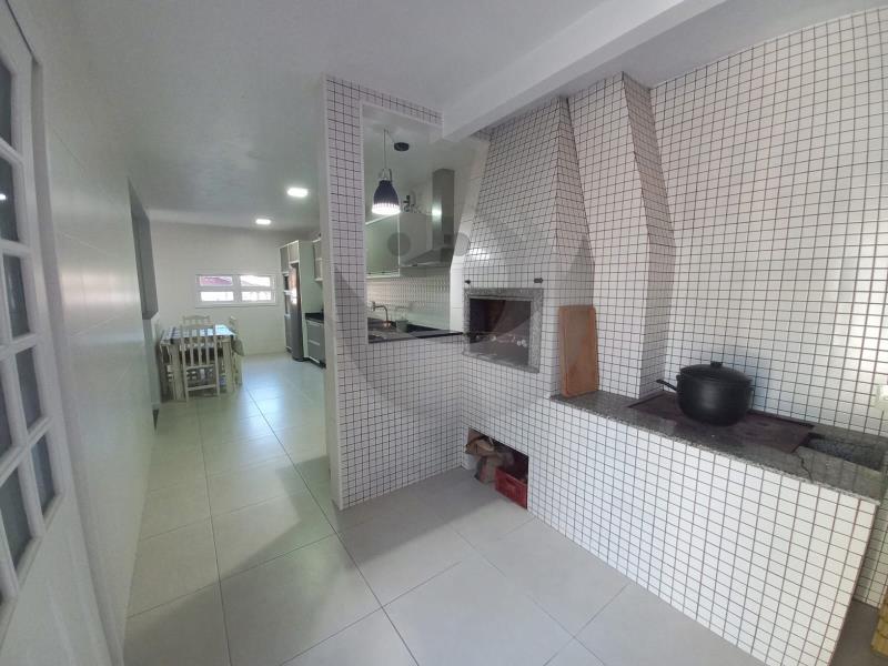 Casa para alugar com 3 quartos, 240m² - Foto 11