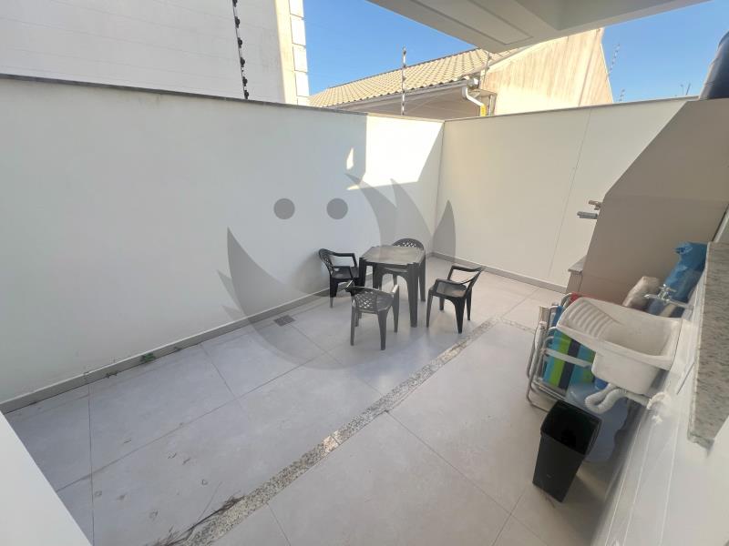 Casa à venda com 2 quartos, 72m² - Foto 11