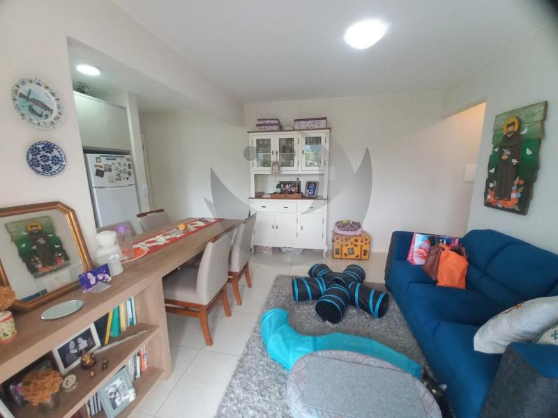 Apartamento à venda com 2 quartos, 70m² - Foto 7