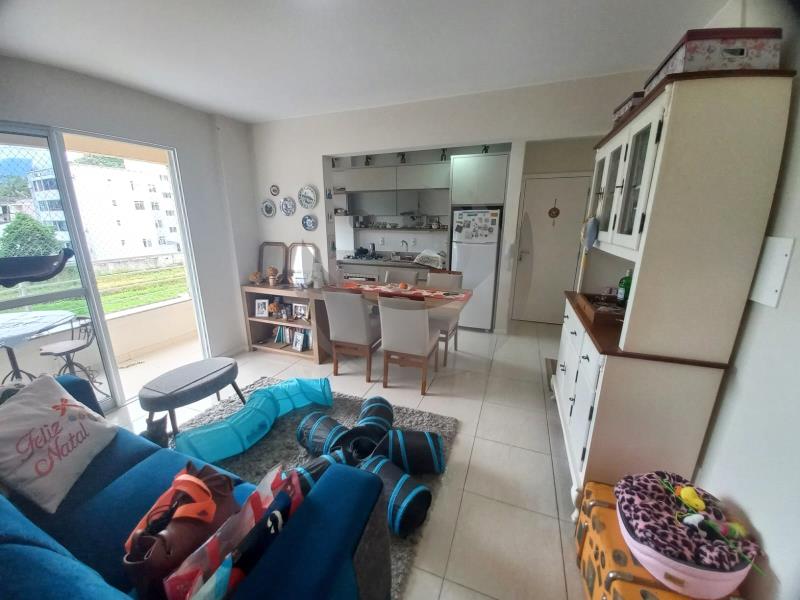 Apartamento à venda com 2 quartos, 70m² - Foto 6