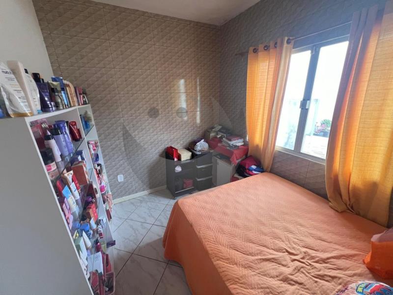 Casa à venda com 6 quartos, 200m² - Foto 9