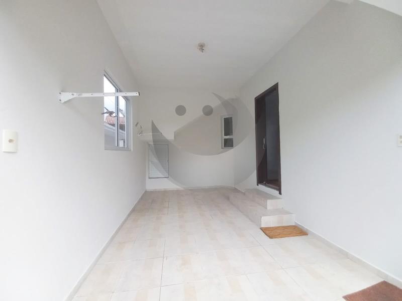 Casa para alugar com 2 quartos, 100m² - Foto 3