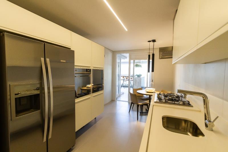 Apartamento à venda com 4 quartos, 255m² - Foto 18