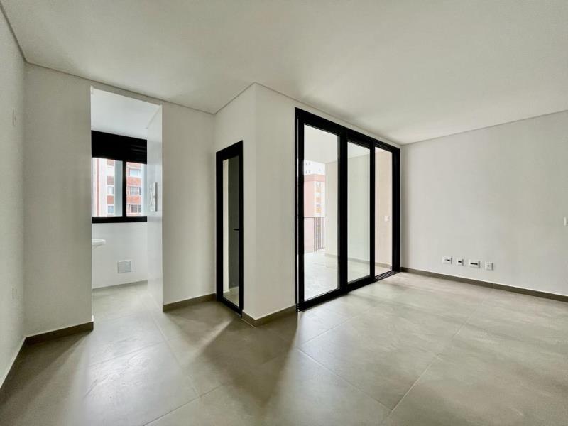 Apartamento à venda com 3 quartos, 144m² - Foto 3