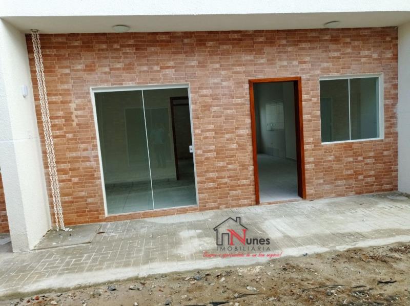 Casa à venda com 2 quartos, 47m² - Foto 2