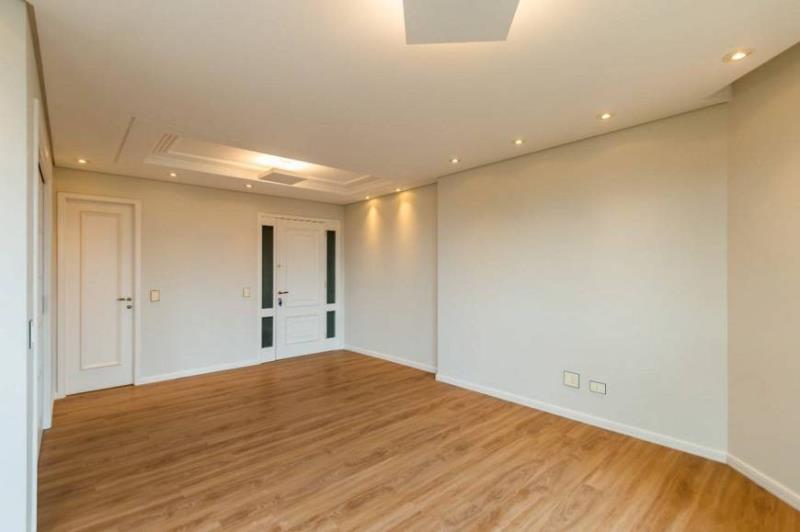 Apartamento à venda com 3 quartos, 149m² - Foto 17