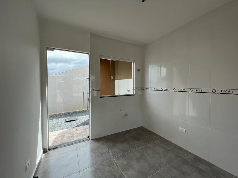 Casa à venda com 2 quartos, 50m² - Foto 4