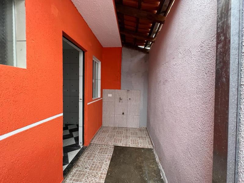 Casa à venda com 2 quartos, 45m² - Foto 2