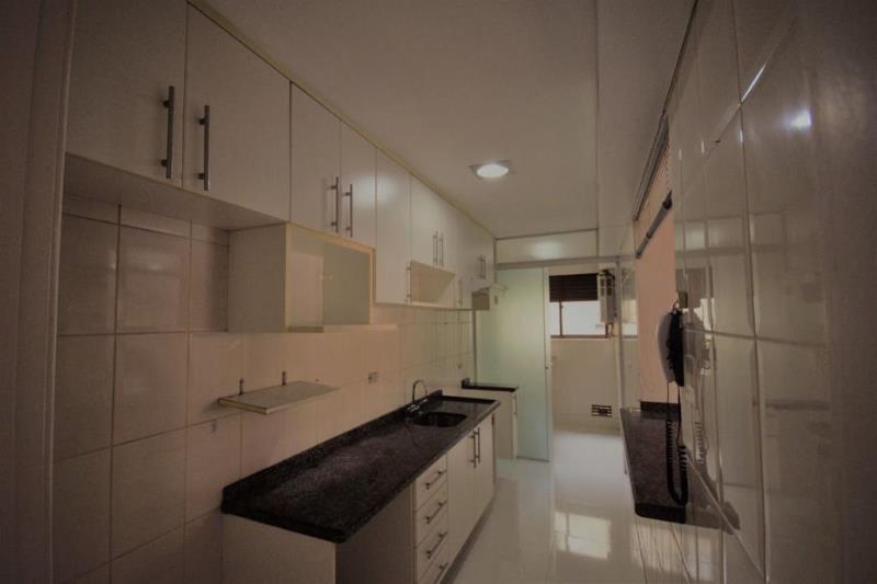 Apartamento à venda com 3 quartos, 117m² - Foto 19