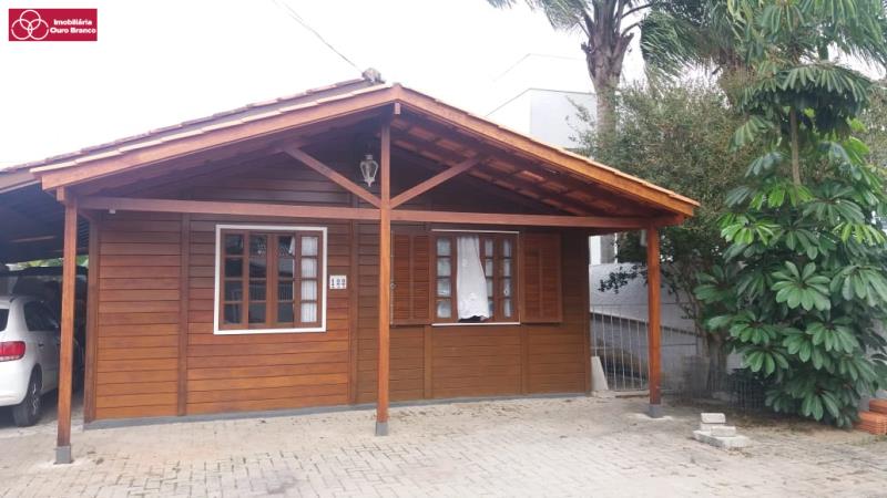 Casa à venda com 3 quartos, 80m² - Foto 1