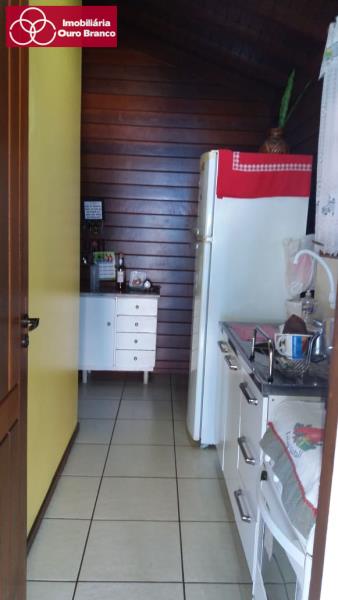 Casa à venda com 3 quartos, 80m² - Foto 2