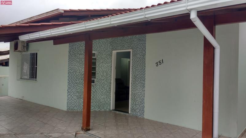 Casa à venda com 3 quartos, 96m² - Foto 1