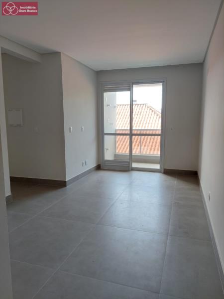 Apartamento à venda com 2 quartos, 62m² - Foto 8