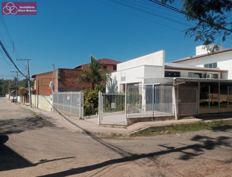 Casa à venda com 3 quartos, 87m² - Foto 1