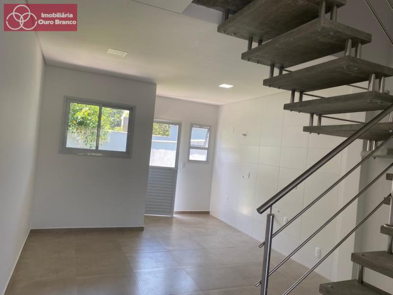 Casa à venda com 2 quartos, 77m² - Foto 9