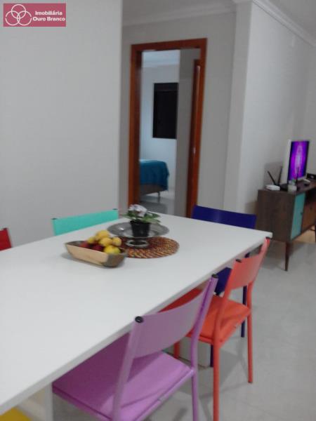 Apartamento à venda com 2 quartos, 72m² - Foto 2