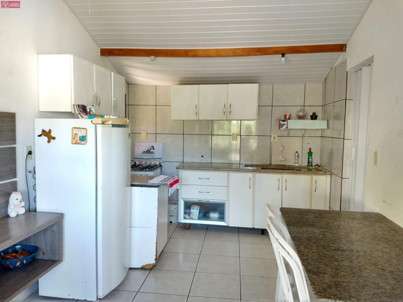 Casa à venda com 3 quartos, 70m² - Foto 14