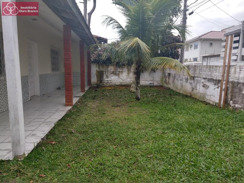 Casa à venda com 2 quartos, 100m² - Foto 2