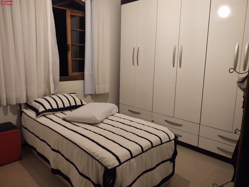 Casa à venda com 5 quartos, 171m² - Foto 14