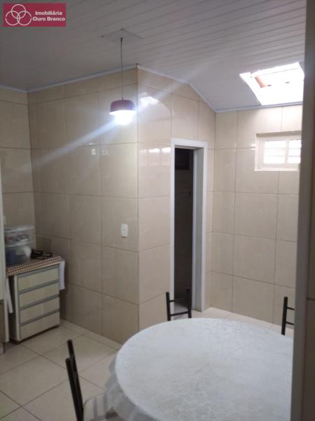 Casa à venda com 5 quartos, 200m² - Foto 11