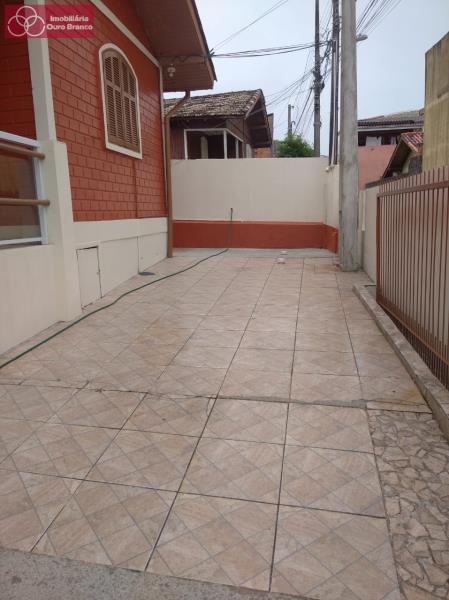 Casa à venda com 5 quartos, 200m² - Foto 18