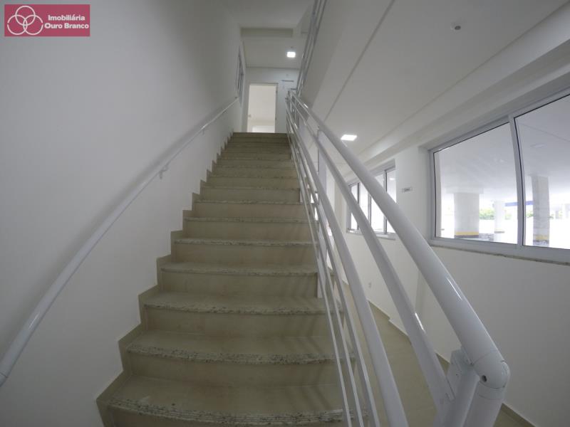 Apartamento à venda com 2 quartos, 77m² - Foto 4