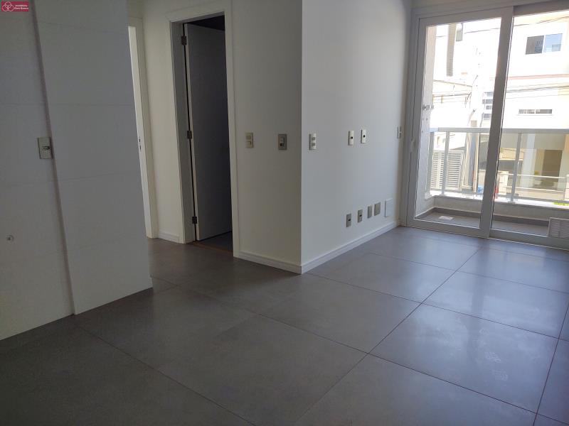 Apartamento à venda com 2 quartos, 56m² - Foto 3