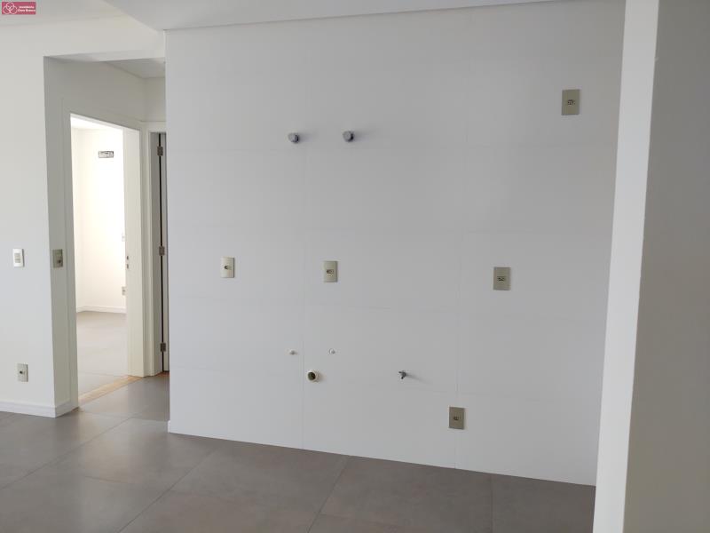 Apartamento à venda com 2 quartos, 56m² - Foto 2