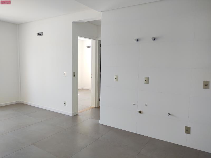 Apartamento à venda com 2 quartos, 56m² - Foto 3