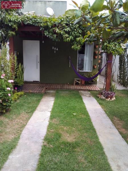 Casa à venda com 2 quartos, 60m² - Foto 1