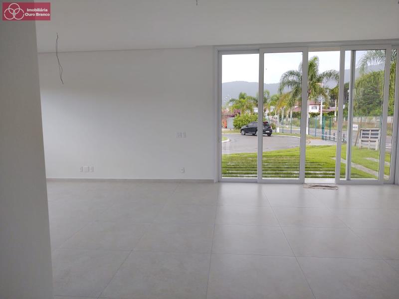 Casa à venda com 3 quartos, 306m² - Foto 6