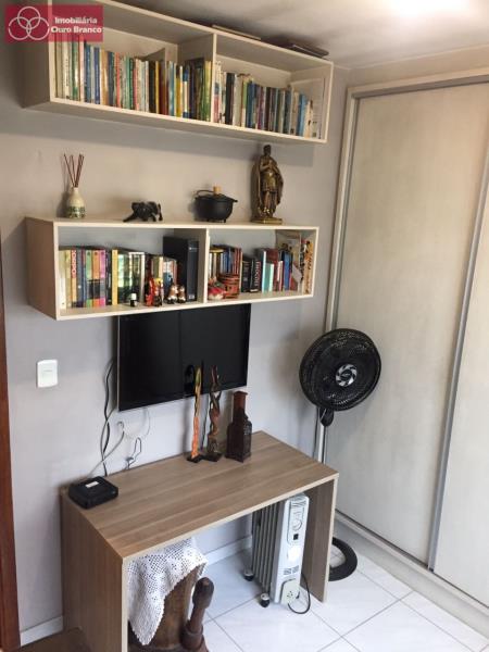 Casa à venda com 2 quartos, 80m² - Foto 18