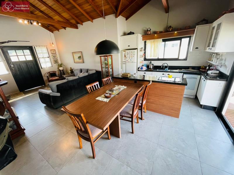 Casa à venda com 3 quartos, 117m² - Foto 14