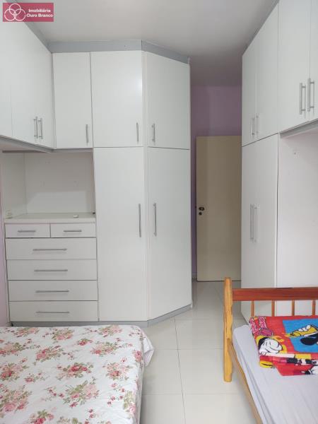 Casa à venda com 6 quartos, 130m² - Foto 10