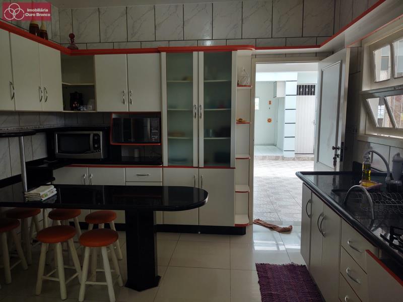 Casa à venda com 6 quartos, 130m² - Foto 25