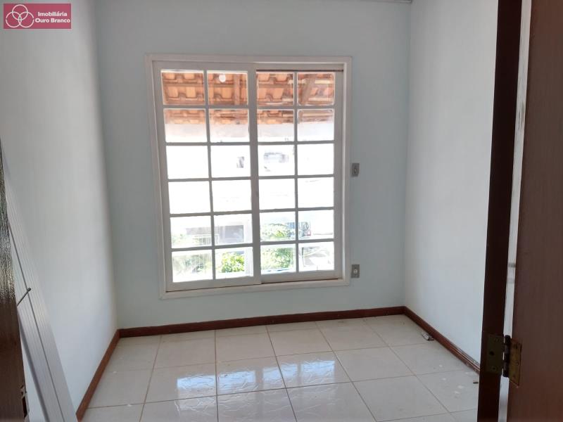 Casa à venda com 2 quartos, 60m² - Foto 17