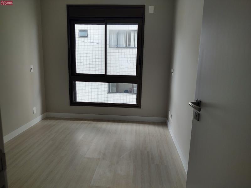 Apartamento à venda com 2 quartos, 77m² - Foto 9