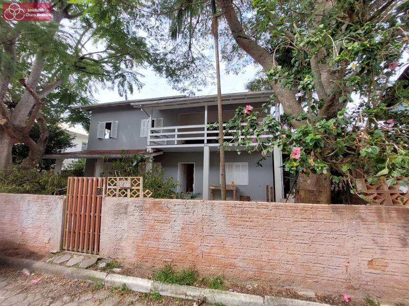 Casa à venda com 3 quartos, 300m² - Foto 2