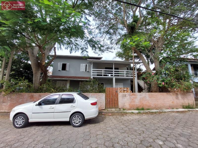 Casa à venda com 3 quartos, 300m² - Foto 1