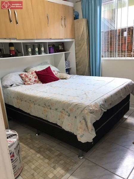 Casa à venda com 2 quartos, 50m² - Foto 8