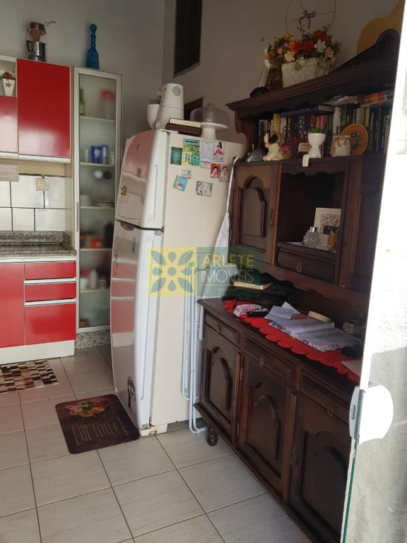 Casa à venda com 5 quartos, 143m² - Foto 10