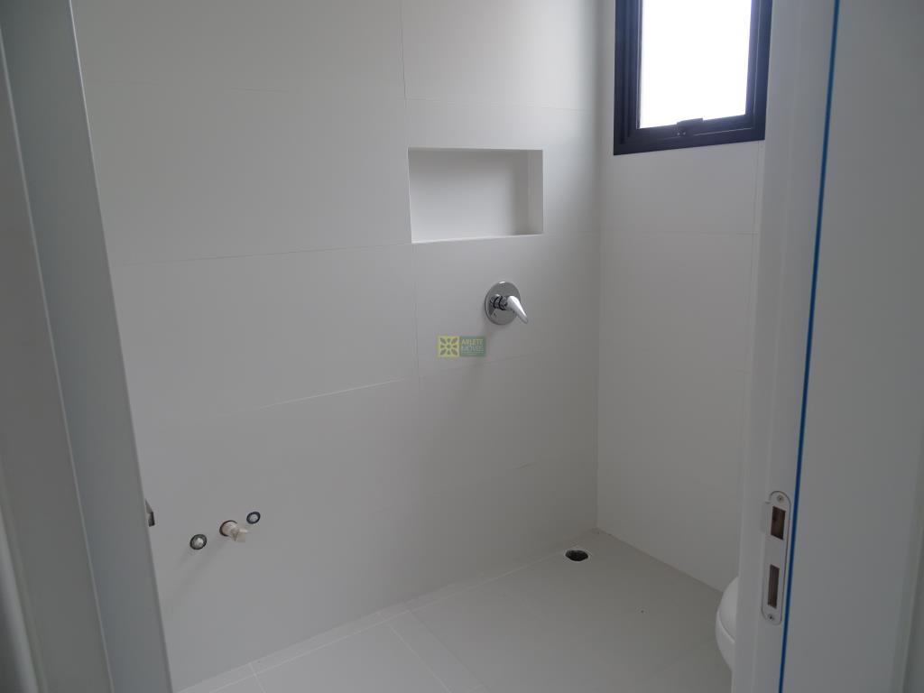 Casa à venda com 4 quartos, 318m² - Foto 3