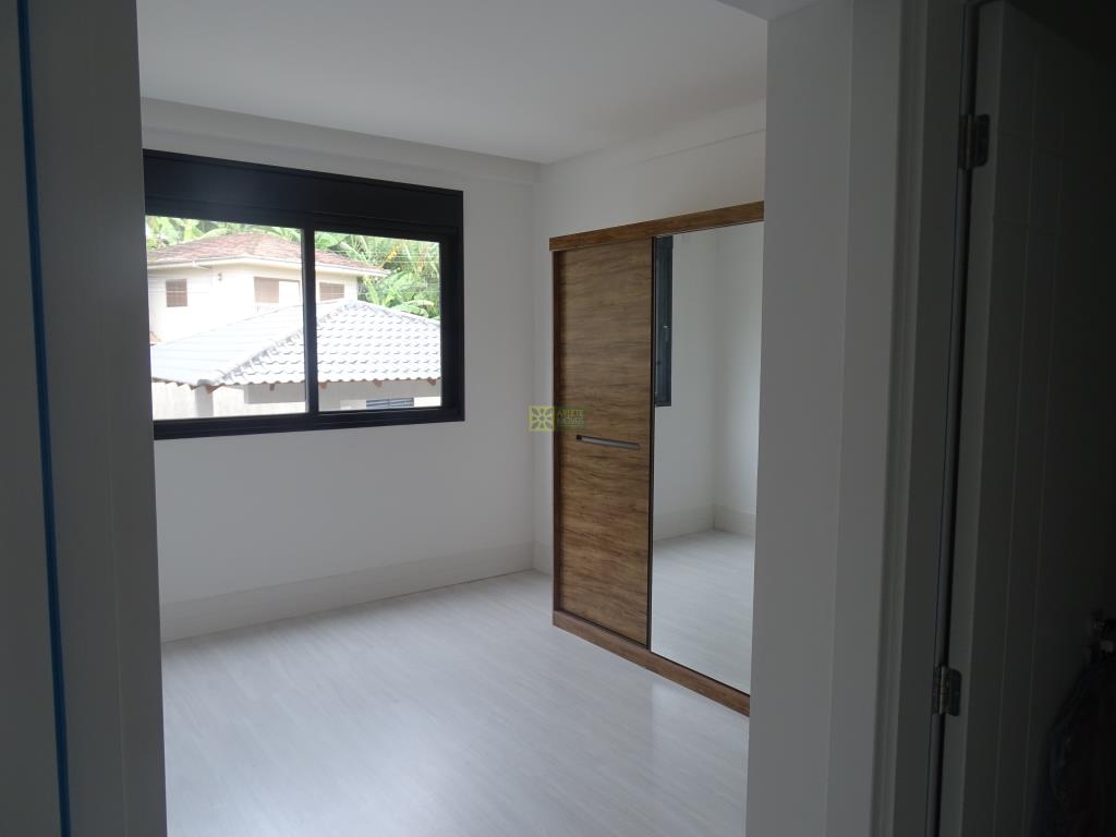 Casa à venda com 4 quartos, 318m² - Foto 17