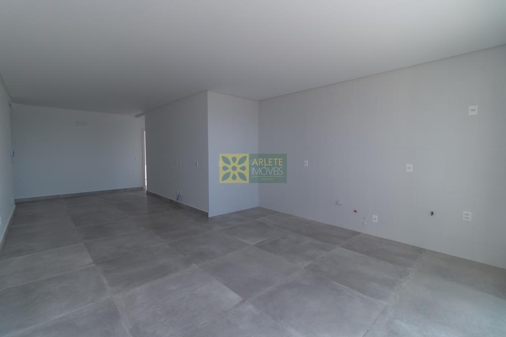 Apartamento à venda com 2 quartos, 89m² - Foto 14