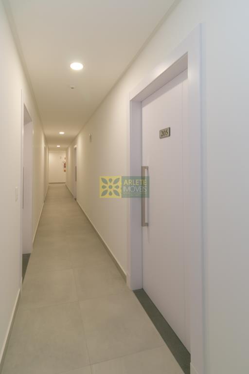 Apartamento à venda com 2 quartos, 109m² - Foto 2