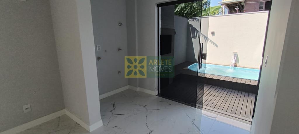 Casa Comercial à venda com 2 quartos, 127m² - Foto 13