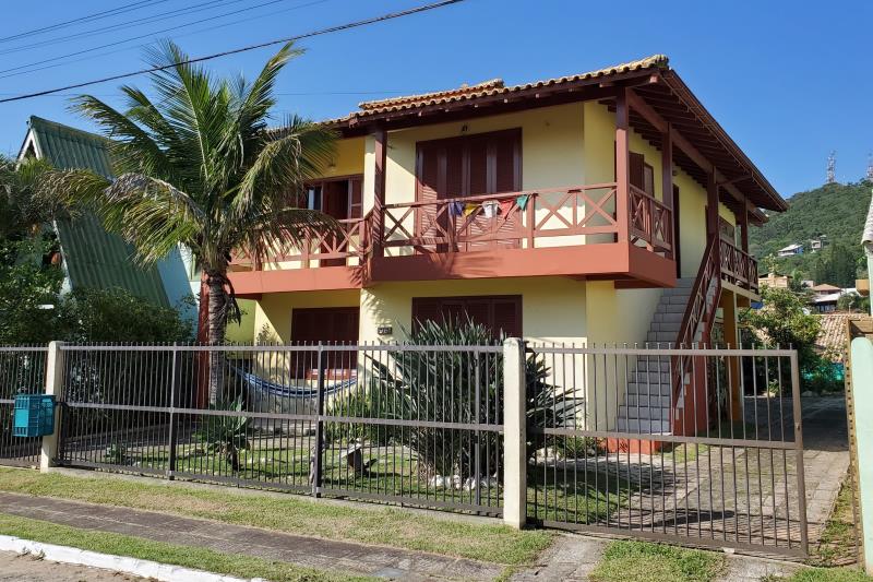 Apartamento Código 78 para Temporada no bairro Morrinhos na cidade de Garopaba